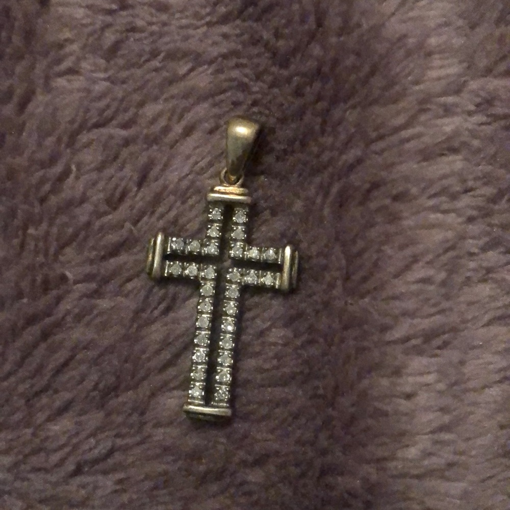 Cross necklace - Picture 1 of 1